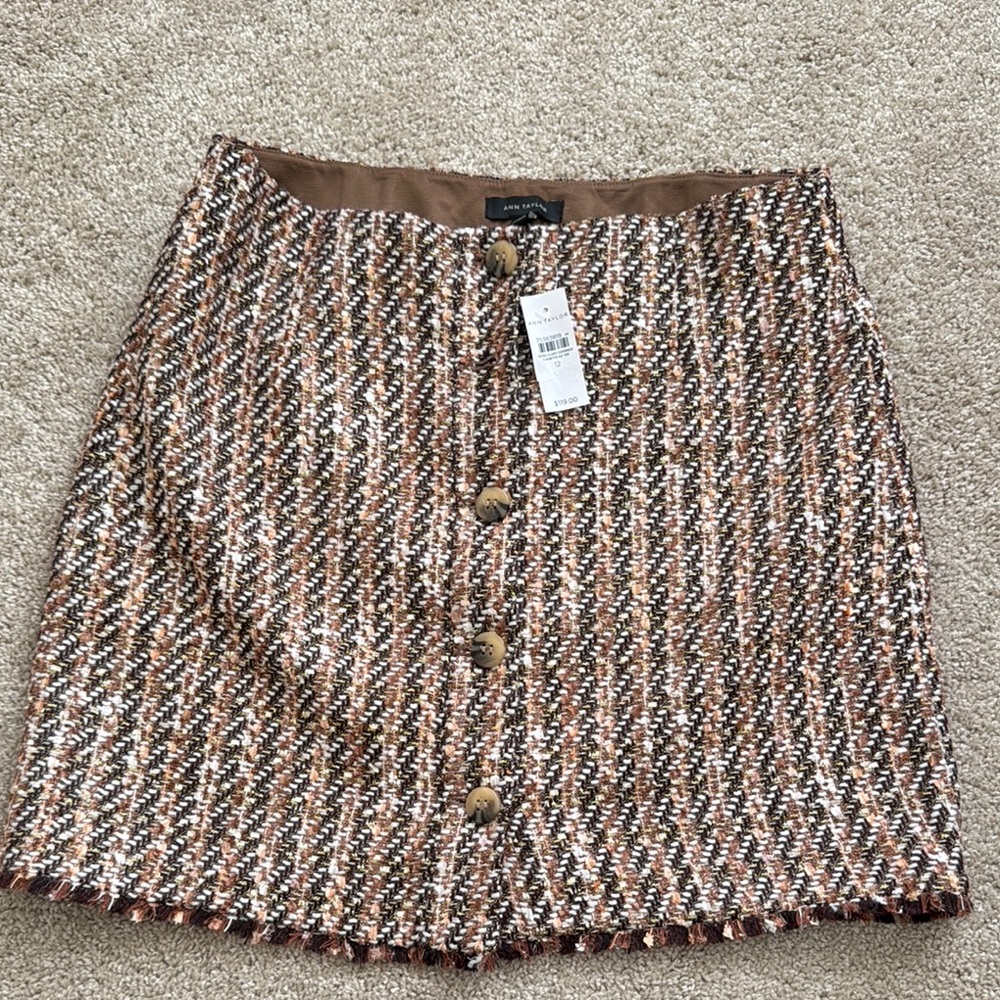 Chic Tweed Button-Front Skirt/ Chanel Looking
